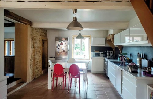 Saint-Germain-Nuelles Haus | Golden stone house with swimming pool for vacations in southern Beaujolais near Lyon