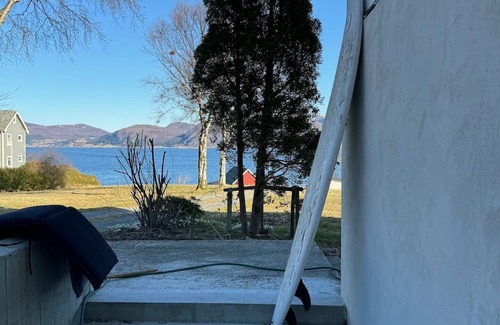 Selje Wohnung | Cozy 1-bedroom apartment in delightful Vestland with WiFi