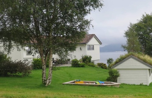 Selje Wohnung | Cozy 1-bedroom apartment in delightful Vestland with WiFi
