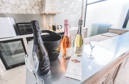 Epernay Wohnung | Dolce Vita downtown in a quiet street for sipping champagne