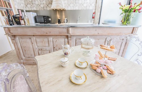 Epernay Wohnung | Dolce Vita downtown in a quiet street for sipping champagne