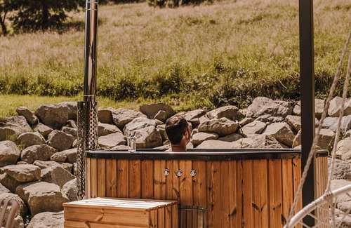 Rycerka Dolna Haus | We invite you to discover the charm of mountain life in our unique house.