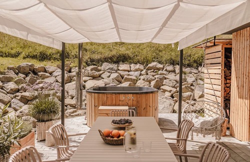 Rycerka Dolna Haus | We invite you to discover the charm of mountain life in our unique house.