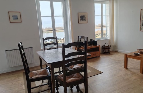 Chaumont-sur-Loire Wohnung | Apartment with splendid view of the Loire and Château de Chaumont sur Loire