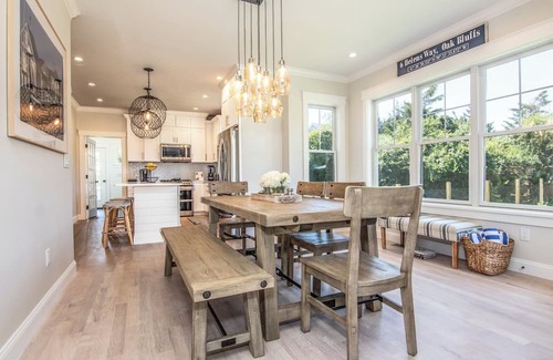 Oak Bluffs Haus | EXQUISITE MARTHA'S VINEYARD HOME, HEATED POOL, 10 MIN WALK TO OAK BLUFFS FERRY