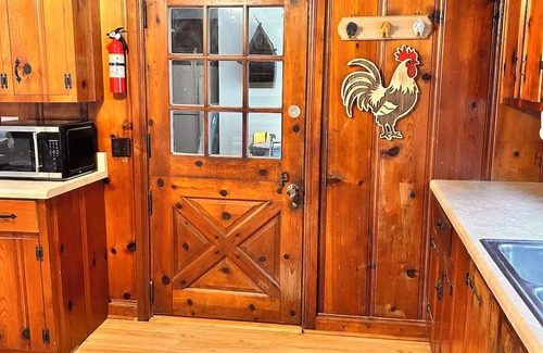 Millboro Haus | Charming 2-bedroom house near Millboro / Clifton Forge VA with WiFi