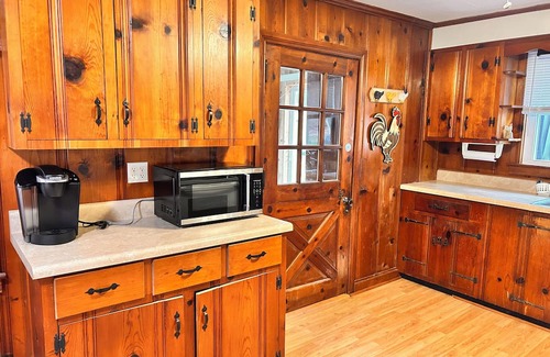 Millboro Haus | Charming 2-bedroom house near Millboro / Clifton Forge VA with WiFi