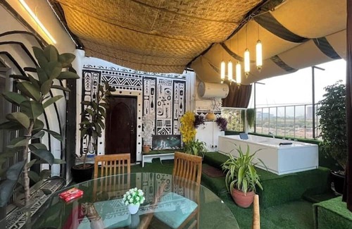 Pune Wohnung | 3Bhk Jacuzzi nest with Reverside
