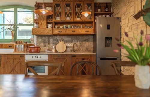 Visocane Haus | 3-bedroom traditional stone house in charming Visočane with WiFi, AC. Book now