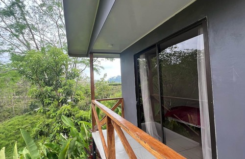 Canton Quepos Haus | Charming tinyhome with WiFi and AC in perfect Maritima- Sabalo
