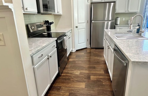 Moncks Corner Haus | Amazing 3-bedroom house in convenient Moncks Corner with private in-ground pool!