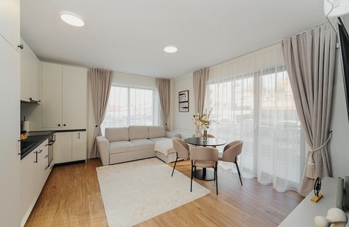 Livezeni Wohnung | Charming 2-bedroom apartment with AC, WiFi in enchanting Livezeni