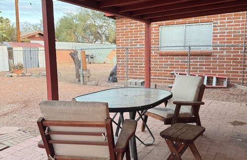 Midtown Haus | Charming 2-bedroom house with AC, WiFi in awesome Tucson