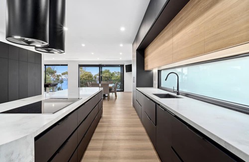 Lorne Haus | Panoramic Delight