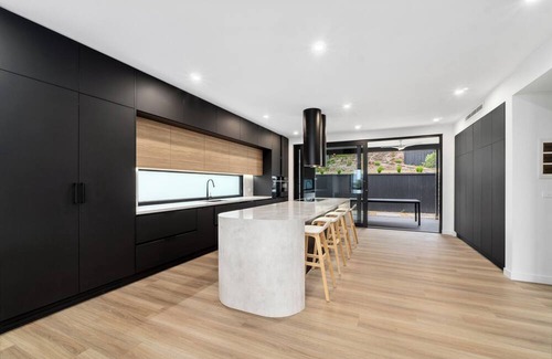 Lorne Haus | Panoramic Delight