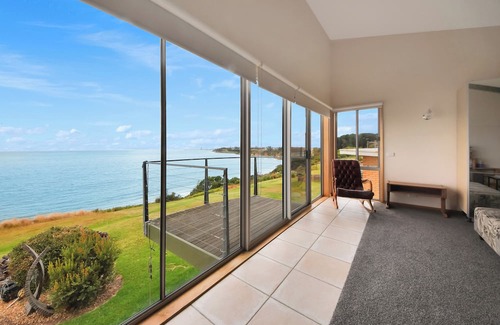 Portland Wohnung | Soak up the seaside breeze and enjoy uninterrupted sea views!