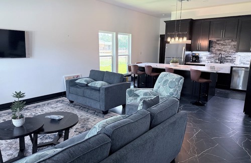 Somerville Haus | Charming 3-bedroom house with AC, WiFi in quaint Lake Somerville