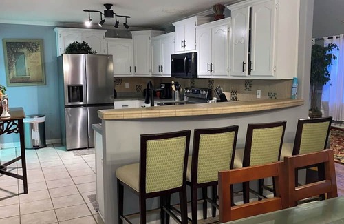 Olive Branch Haus | 6 Bedroom Home w/POOL in Desirable Olive Branch Suburb Near Stateline