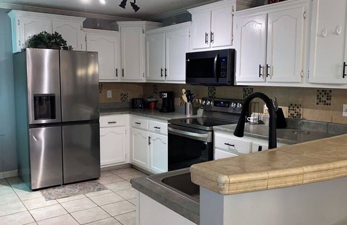 Olive Branch Haus | 6 Bedroom Home w/POOL in Desirable Olive Branch Suburb Near Stateline