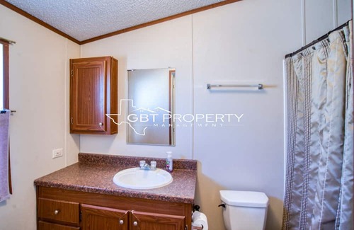 Pecos Haus | Cozy 2-bedroom mobile home in charming Pecos with AC