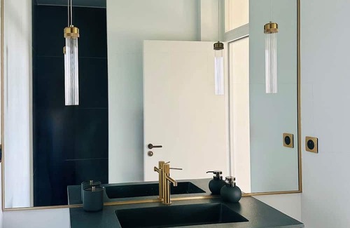 Carcassonne Haus | JADE