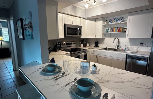 Maravilla Villa | Charming lil’ 2-bedroom villa with cold AC and fast WiFi in beautiful Fort Myers