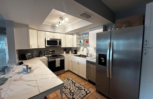 Maravilla Villa | Charming lil’ 2-bedroom villa with cold AC and fast WiFi in beautiful Fort Myers