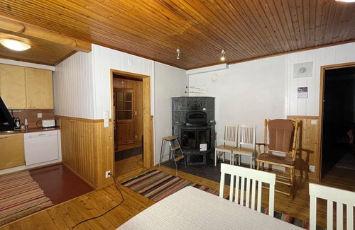 Parikkala Villa | Villa Niemelä ulkoporeammeella Parikkalassa. Perheet ja lemmikit tervetulleita!