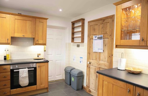 Uttoxeter Hütte | HUMBLE HOME, family friendly, with a garden in Uttoxeter