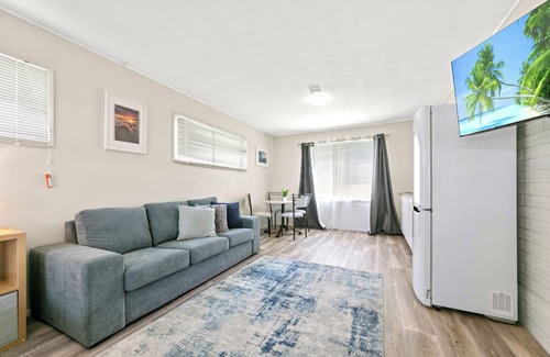 Central Coast Wohnung | Lake Front Studio Pet Friendly, near The Entrance, Nora Head and Soldiers Beach