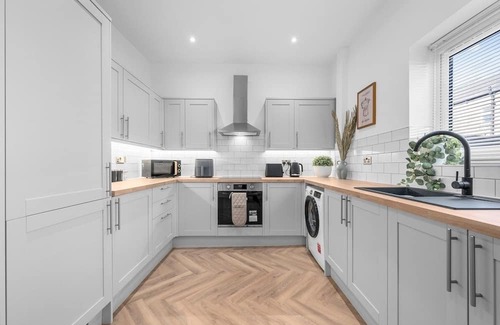 Prestwich Haus | New listing- Stunning Preswitch Retreat - Sleeps 7