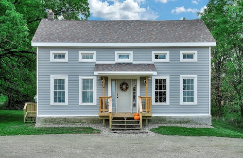 Granville Haus | Modern 3-bedroom farmhouse with WiFi and spectacular views in charming Granville