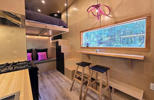 Lund Haus | (NEW) Designer Tiny Home Nestled in Tranquil Forest- Nature Lover's Paradise