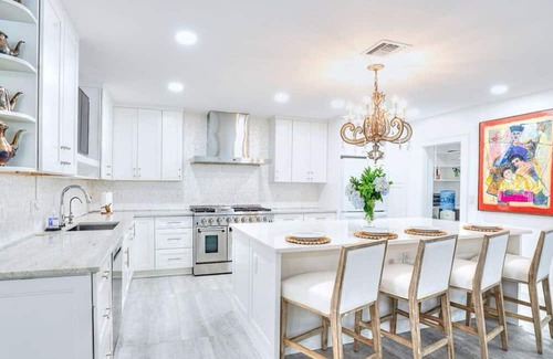 Southside Haus | Brand-New Listing – Be Among the First to Stay in the Heart of SoSo! Sleeps 6