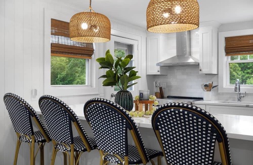 West Mystic Haus | Cozy 1-bedroom house within walking distance to Downtown Mystic!