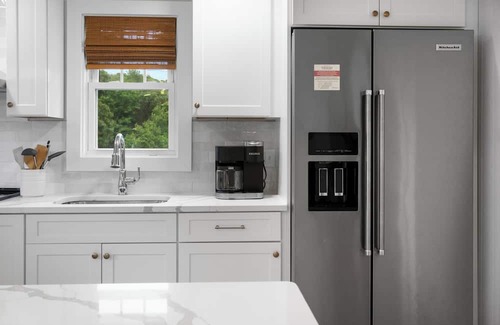 West Mystic Haus | Cozy 1-bedroom house within walking distance to Downtown Mystic!