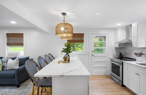 West Mystic Haus | Cozy 1-bedroom house within walking distance to Downtown Mystic!