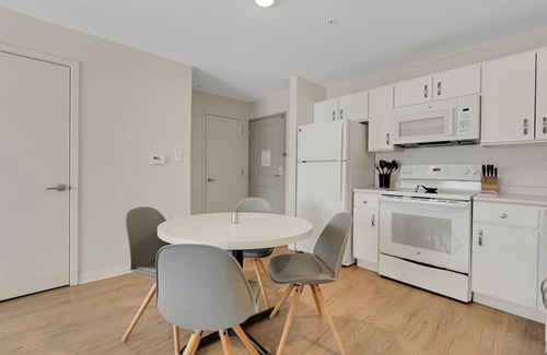 Far North Central Wohnung | Simplicity At the Rim 1308 I Comfy 2 Bed 2 Bath
