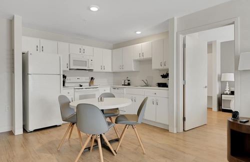 Far North Central Wohnung | Simplicity At the Rim 1308 I Comfy 2 Bed 2 Bath