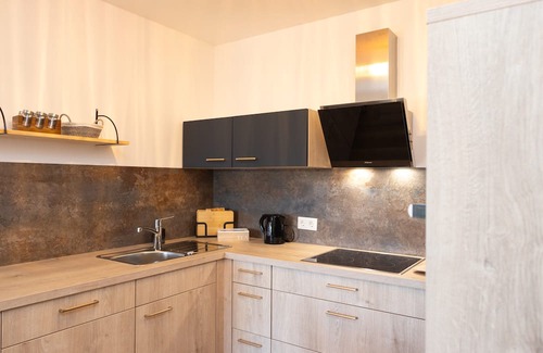 Ledenitzen Wohnung | Moderne, neue Ferienwohnung mit Bergblick, unweit vom idyllischen Faaker See