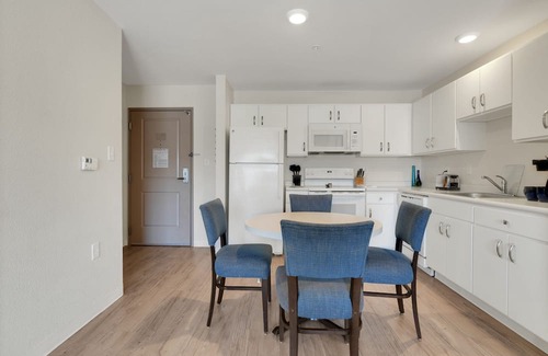 Far North Central Wohnung | Simplicity At the Rim 1208 I Comfy 2 Bed 2Bath