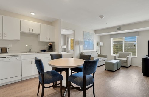 Far North Central Wohnung | Simplicity At the Rim 1208 I Comfy 2 Bed 2Bath