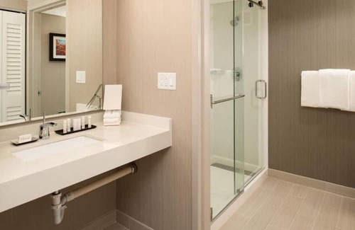 Tukwila Haus | Soar into comfort at our Seattle