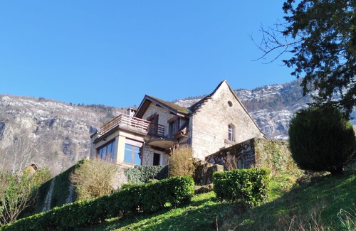 Aiguebelette-le-Lac Haus | Bohemian holiday home with lake view
