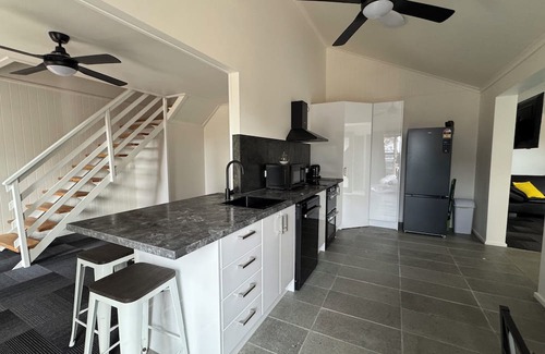 Coronet Bay Haus | Room for the biggest Boat, pet friendly