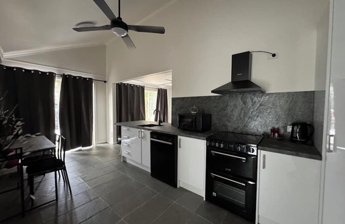 Coronet Bay Haus | Room for the biggest Boat, pet friendly