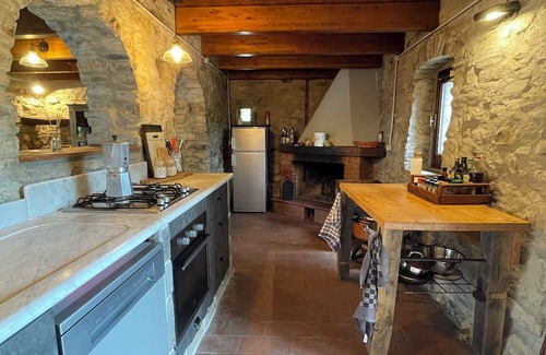 Pontremoli Sonstige | Charming 4-bedroom farmhouse in enchanting Tuscany close to mountains and sea.