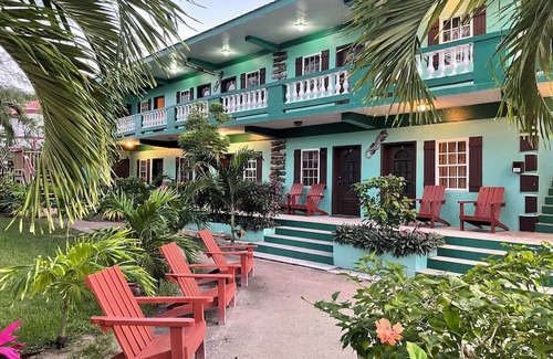 San Pedro Wohnung | JUNGLE CAMP ROOM - Close to Beach - One Bedroom Suite