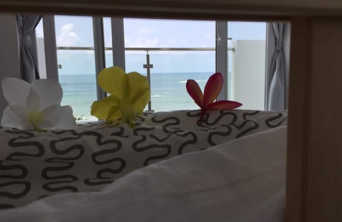 Mount Lavinia Wohnung | Wake up to panoramic ocean views from almost every room.