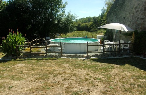 Saint-Pierre-du-Chemin Haus | Fortified Farm 10 Berth Dormitory